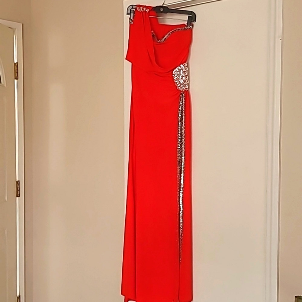 RED BEAUTIFUL LONG GOWN